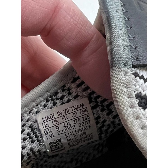 Adidas NMD R1Glitch Camo Oreo - Picture 8 of 8